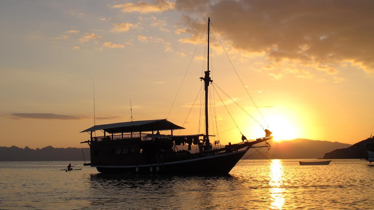 Blue Marlin Dive Komodo Labuan Bajo Buitenkant foto